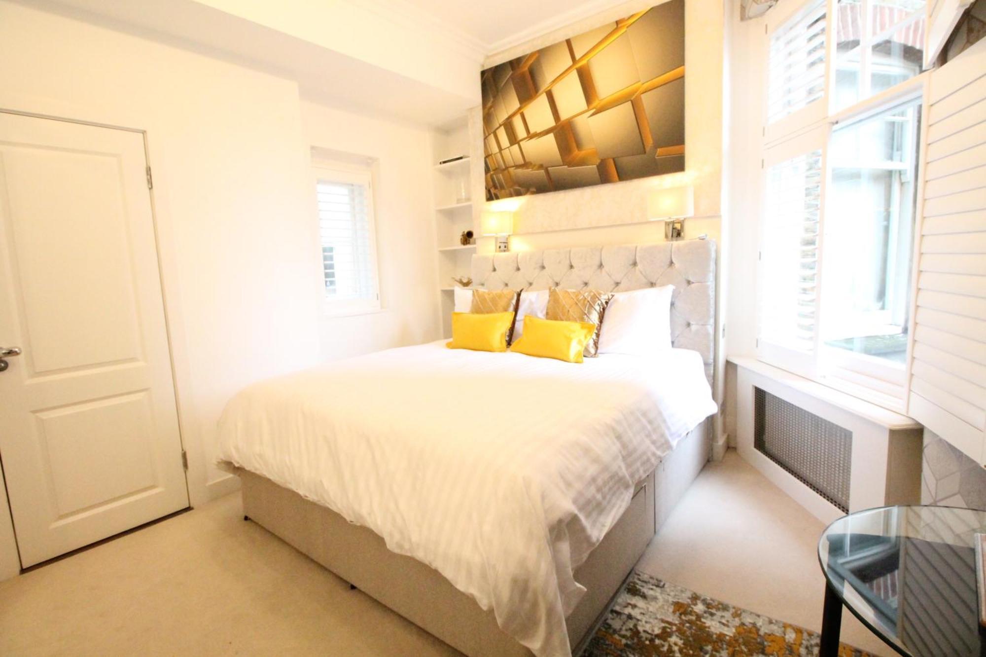 Apartament Contemporary 3 Double Bedroom 2 Bathroom Haven In The Heart Of Chelsea Exquisite With A Designer's Touch